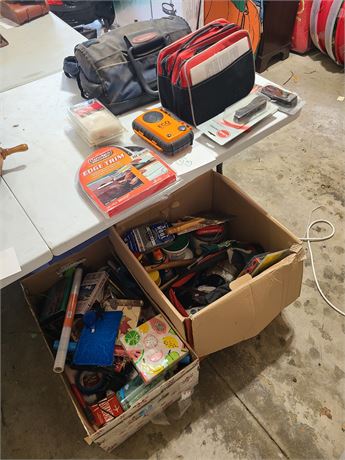 Mixed Garage Cleanout: Household / Small Tools / Roadside Bags & Much More