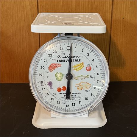 Vintage American Family Kitchen Scale