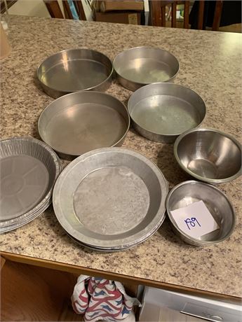 Metal/Tin Pie Pan and Cake Pan Lot