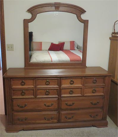 Broyhill Dresser With Mirror