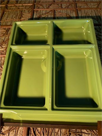 Green/White Plastic Four-Partition Japanese-Style Bento Box Tray Lot