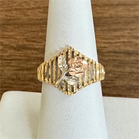 10k Gold Tri-Colored Gold Diamond Cut Ring - Size 8 - 2.80g