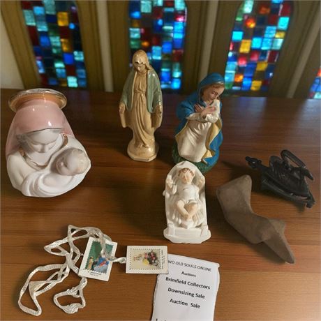 Mary & Baby Jesus Fine Porcelain Figurine, Nativity Baby Jesus & Mary, Scapular