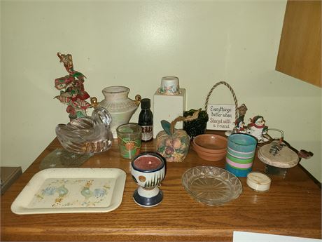 Mixed Decor Lot: Figurines / Glass / Trays & More