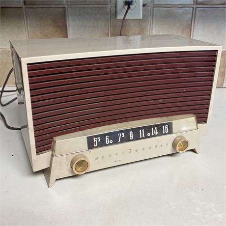 Mid-Century Modern 1950's Westinghouse Plastic Tube Table Radio