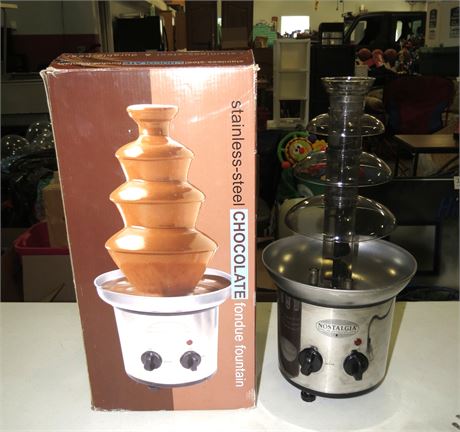 Nostalgia Chocolate Fondue Fountain