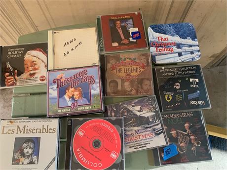 CD Lot Of 14 Christmas Music Holiday Classics Folk HIts