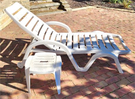 Plastic Patio Chair & Side Table