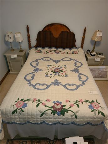 Homemade Quilt Full Size Floral Pattern with Scallop Edges