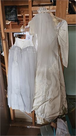 Vintage Wedding Dress ( Size Unknown)