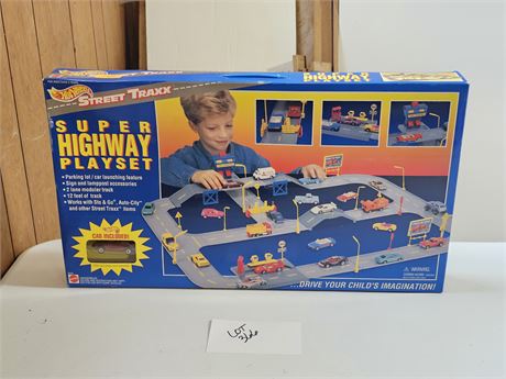 Hotwheels Super Highway Playset NEW IN BOX