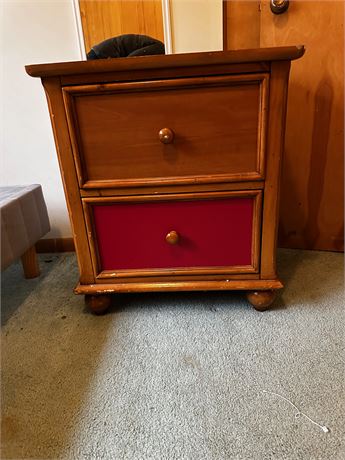 Night Stand- Matches Chest of Drawers (has changeable front pieces)