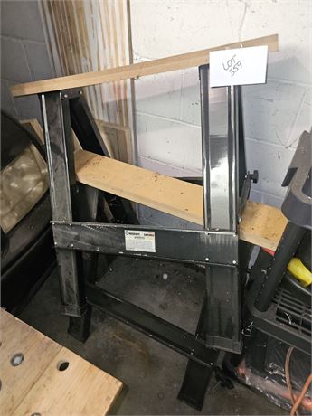 Central Machinery Foldable Sawhorses