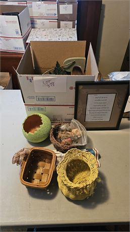 Mixed Decor Lot : Baskets & More