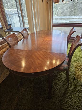 Drexel Chevron Wood Diningroom Table & Chairs