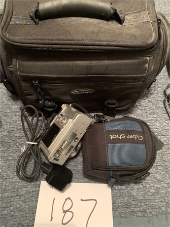 Sony Cyber Shot Digital Camera With Carrying Case