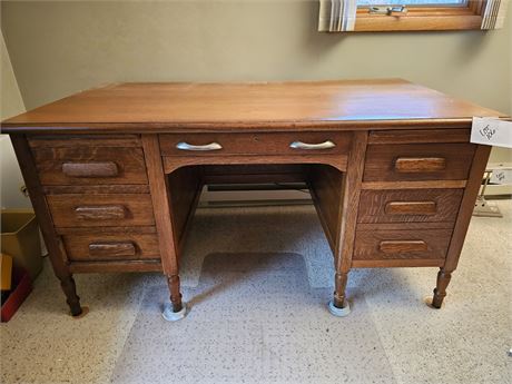 Solid Wood Office Desk with Key