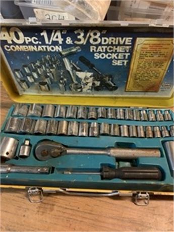 Socket Set 40 Piece 1/4 and 3/8 Sockets