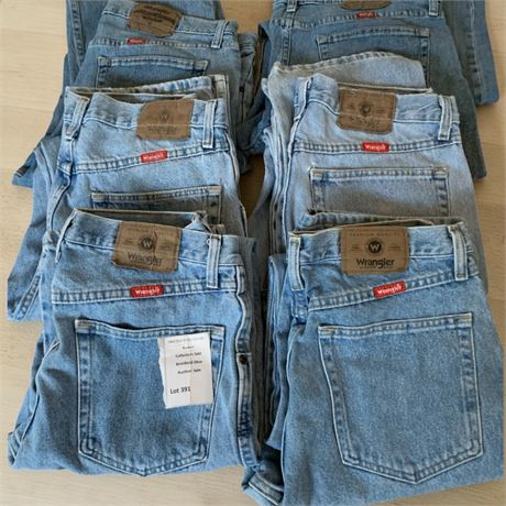 Med/Light Wash Wrangler Blue Denim Jeans (Lot of 6) Size 32 x 32
