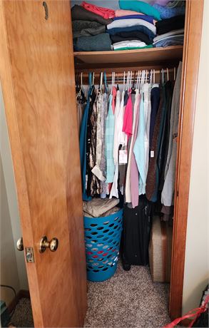 Closet Clean-Out  Mostly L/XL-Womens Clothing