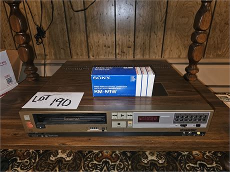 Sony Betamax Video Cassette Recorder with Remote Model:SL-2305