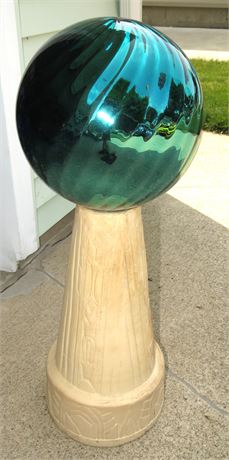 Gazing Ball, Stand