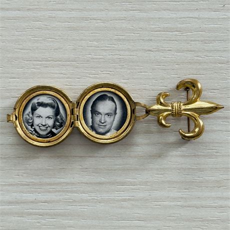 1940's Bob Hope Doris Day Swan Soap Promotional Advertising Locket