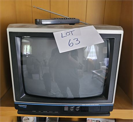 Magnavox Remote Color TV 13"