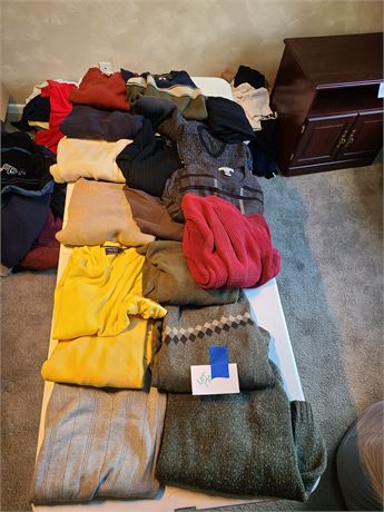 Men's Fall/Winter Sweater Lot: IZOD/Nautica/Arrow/Claibourne & More