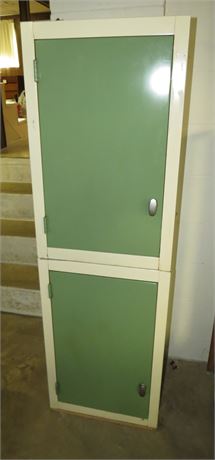 Storage Cabinets With Contents