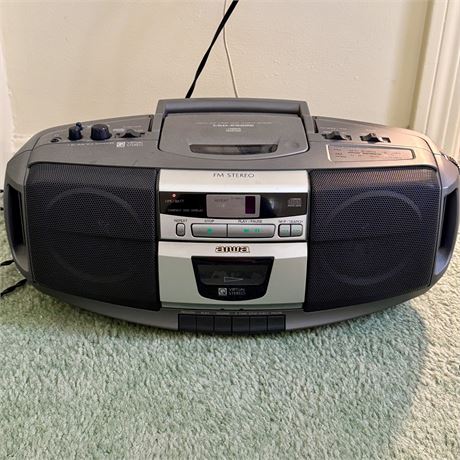 AIWA CD Stereo Radio Cassette Player; CSD-ES225