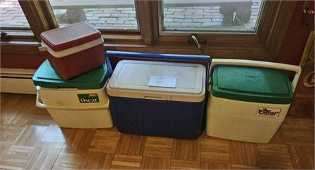 Mixed Cooler Lot: Rubbermaid & Coleman