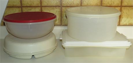 Assorted Tupperware