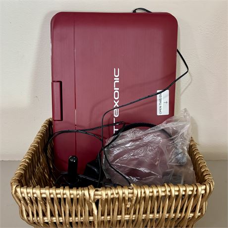 Trexonic Portable 13.3" TV/DVD/CD with Swivel and Headphones