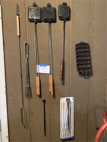 Outdoor Cooking Lot - Forks - Metal Pie Makers