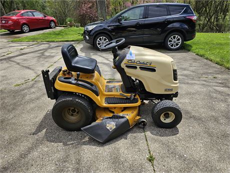 Cub Cadet LT1042 1000 Series 42" Cut Riding Mower 400Hrs