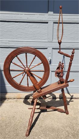 Vintage Spinning Wheel