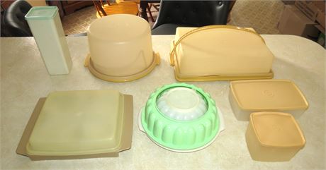 Assorted Tupperware