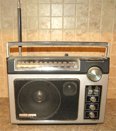 General Electric AM/FM Radio