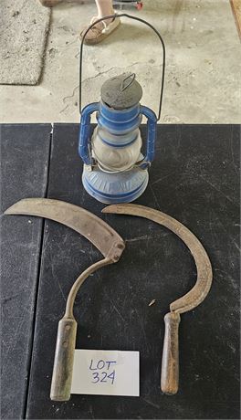 Dietz Little Wizard Lantern & Garden Tools