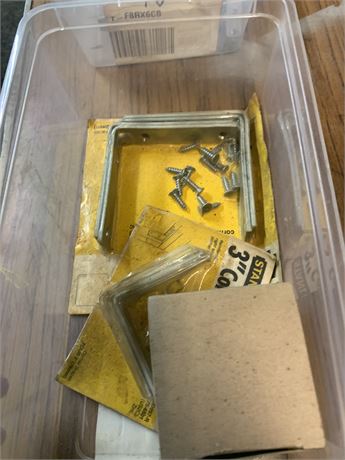 Angle Bracket & Sanding Discs Tool Lot