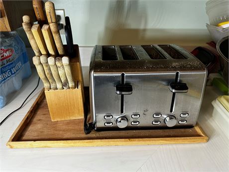 Four Slice Toaster, Knives and a knife block