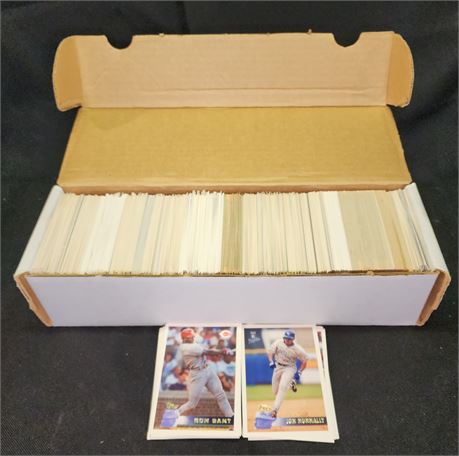 Assortment of Baseball Cards