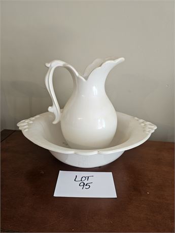 Royal Haegar USA White Pitcher & Basin