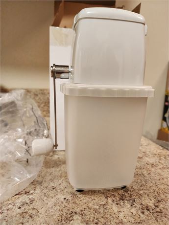 *NIB Mini Ice Crusher