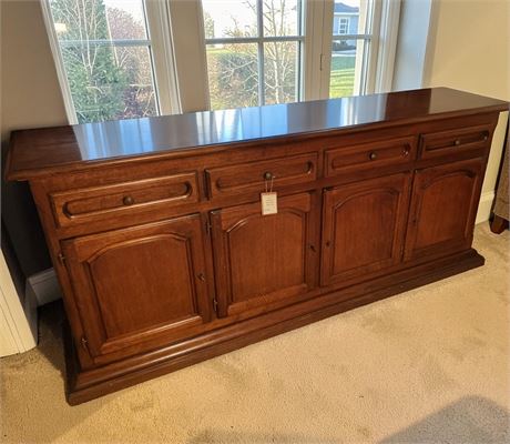 Kittinger Furniture Company Wooden Sideboard/Buffet Cabinet