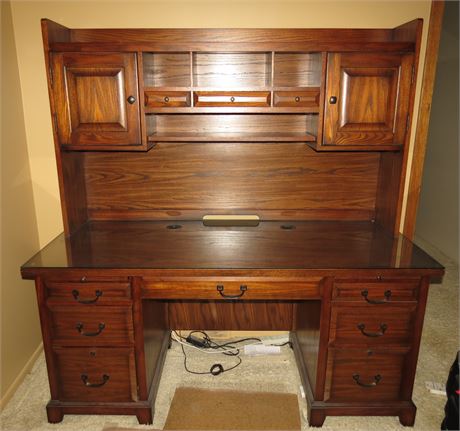 Winners Only Desk