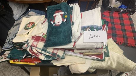 Holiday Linens  - Hand Towels & Placemat Lot