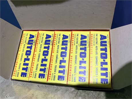 Auto-Lite AG7 Spark Plug Lot (1 Box/16 Plugs)
