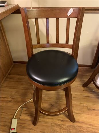 Counter Height Swivel Barstool With Padded Seat